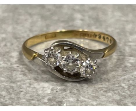 18ct gold platinum diamond 3 stone ring. Size M 2.4g