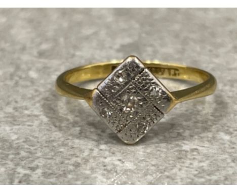 18ct gold 5 stone diamond cluster ring. Size K 2g