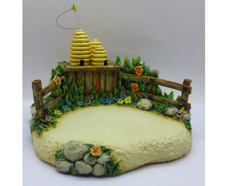 A Hummel musical stand, Bee Happy 