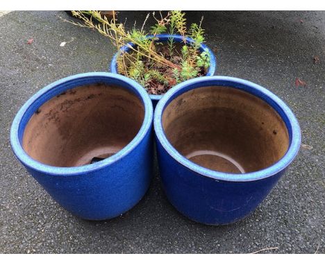 Collection of ceramic and glazed garden pots (3)