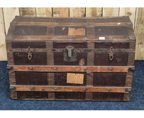 Antique Saratoga dome top trunk [58x91x50cm] 