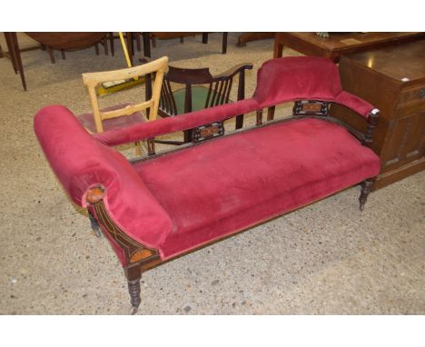 19TH CENTURY CHAISE LONGUE WITH RING TURNED LEGS, LENGTH APPROX 167CM