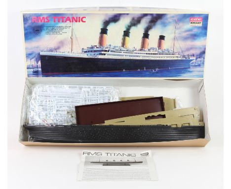 Academy Minicraft 1:350 scale model kit of RMS Titanic, boxed with instructions, unchecked for completeness,