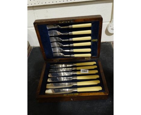     An Edwardian Twelve Piece Fish Knife &amp; Fork Set In Original Box                 