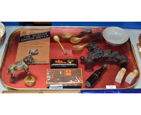 TRAY CONTAINING NOVELTY 1911 GLASGOW EXHIBITION PIPE MODELLED AS A BOTTLE, CHINESE DRAGON DISPLAY, OLD CHINESE POTTERY BOWL, 
