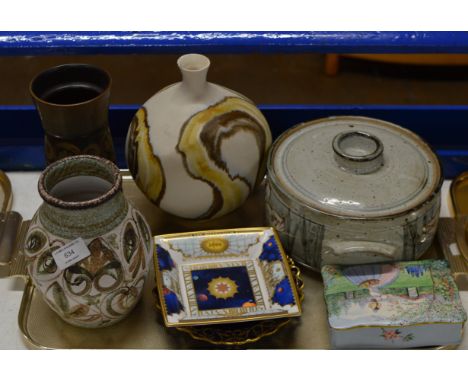 TRAY CONTAINING STUDIO POTTERY WARE, HORNSEA STYLE VASE, ROYAL WORCESTER MILLENNIUM DISH, ROYAL WINTON LIDDED BOX ETC     