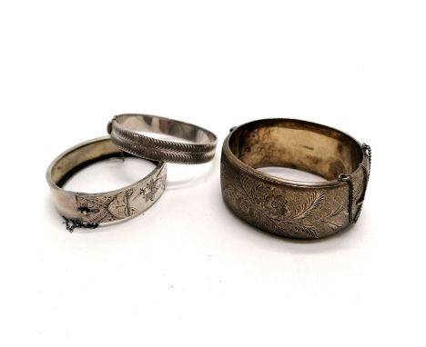 Victorian silver buckle design bangle, Patented nymph engine turned silver bangle, flower engraved wide silver bangle - 105g 