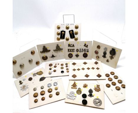 Qty of mostly military badges / buttons / clips inc War munition volunteer, salvation army Blue Star line etc (ex-dealers sto