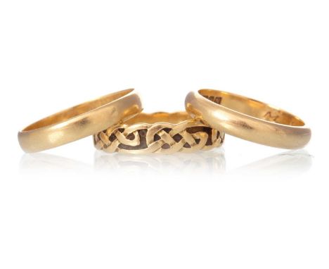 THREE EIGHTEEN CARAT GOLD WEDDING BANDS, including one of Celtic knot designQty: 12.8g gross