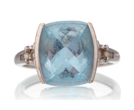 TOPAZ RING, marked 10K, size NQty: 4.4g