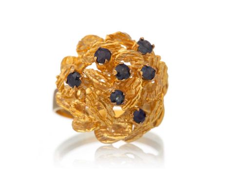 SAPPHIRE RING, 1970's design, indistinctly marked, size SQty: 5.7g