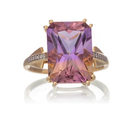 AMETRINE AND DIAMOND RING AND PENDANT, each in nine carat goldQty: 5.4g grossIn lighty worn conditionStones in good condition