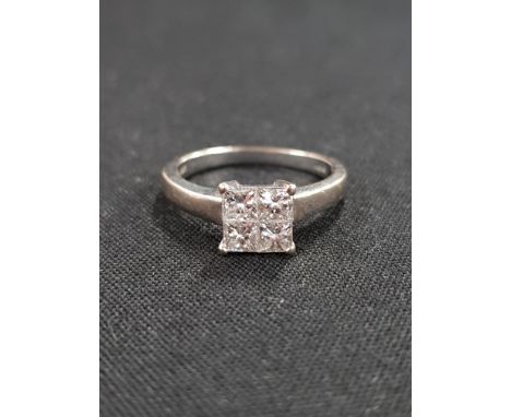 18 CARAT WHITE GOLD DIAMOND CLUSTER RING