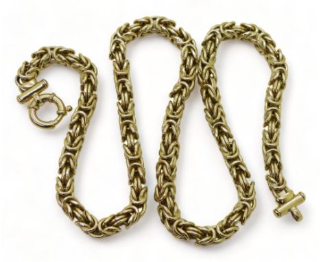AN ITALIAN FANCY KNOT CHAIN made in 9ct gold, with large decorative bolt ring closure, thickness of the chain is approx 6.5mm