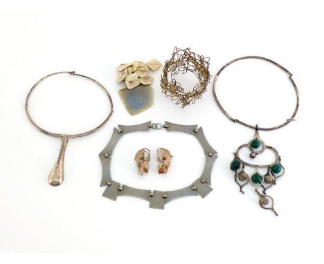 A mixed lot of Modernist white metal jewellery, including a Mexican silver collar, a Peruvian example, stamped '925', another