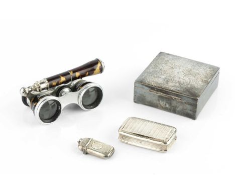 A George III silver snuff box, of rounded rectangular form, with reeded decoration, by Joseph Willmore, Birmingham 1811, 6.7c