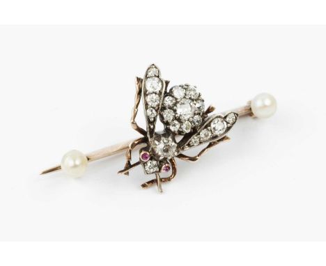 A late Victorian/Edwardian diamond and gem set insect bar brooch, modelled with an old-cut diamond set cluster abdomen, thora