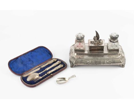 A George III silver caddy spoon, of shovel form and with engraved decoration, by Cocks &amp; Bettridge, Birmingham 1809, 7.5c