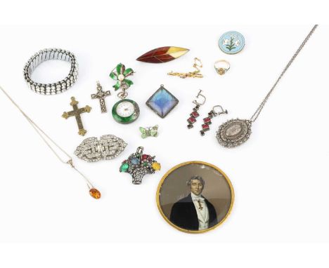 A collection of jewellery, comprising a half pearl and enamel cluster ring, a simulated pearl and red stone bar brooch, an en