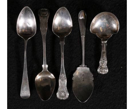 George IV silver Kings pattern caddy spoon, a preserve spoon and three silver teaspoons, 73g gross. (5)