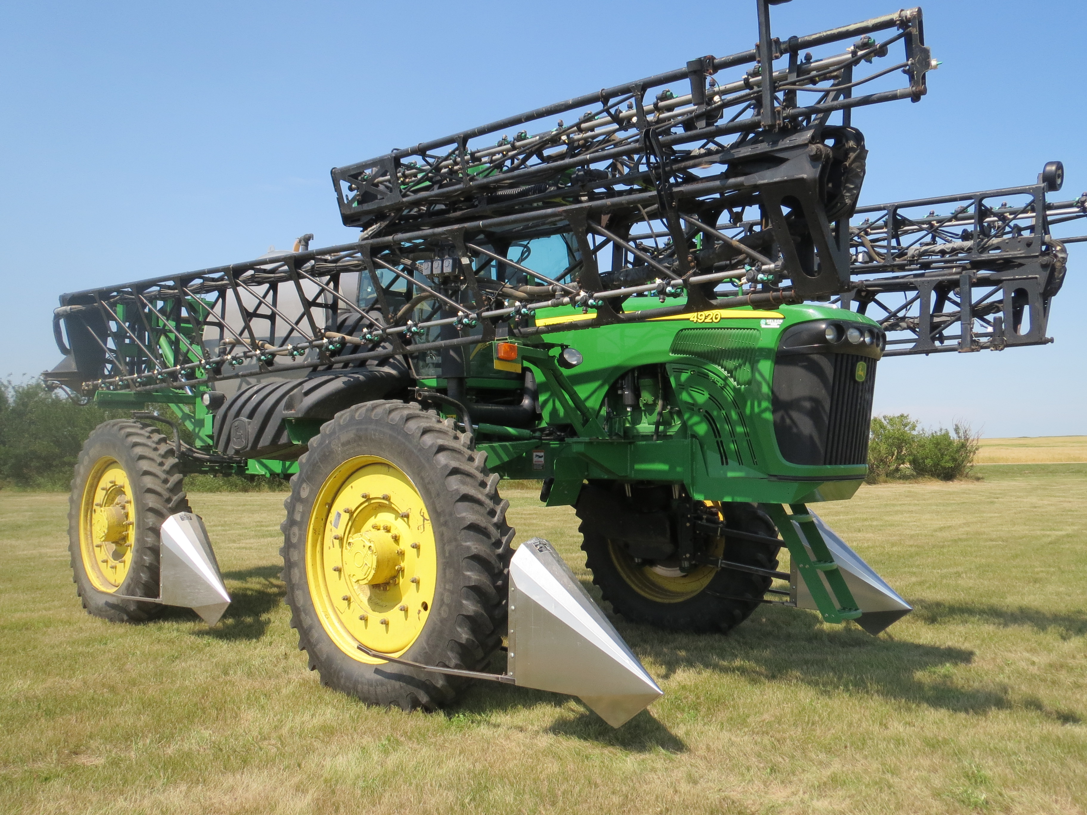 JOHN DEERE 4920 SP SPRAYER; 2767 Hours, 120 Ft, 1200 Gallon Stainless