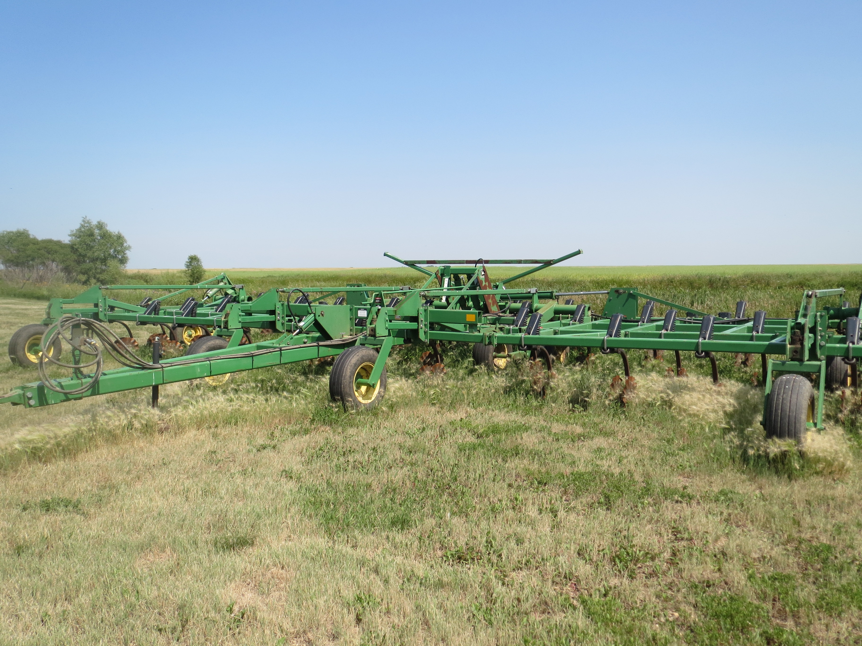 JOHN DEERE 680 VERTICAL TILL CHISEL PLOW; 41 Ft, Ronâ€™s Mfg. Coulters ...