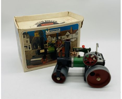 A vintage boxed Mamod S.R.1a Steam Roller