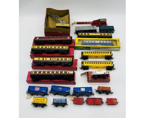 A collection of vintage OO gauge model railway coaches, rolling stock etc including four Hornby Dublo passenger coaches, Flei