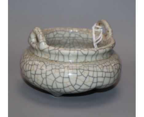 A Chinese crackle glaze tripod censer diameter 7.5cm
