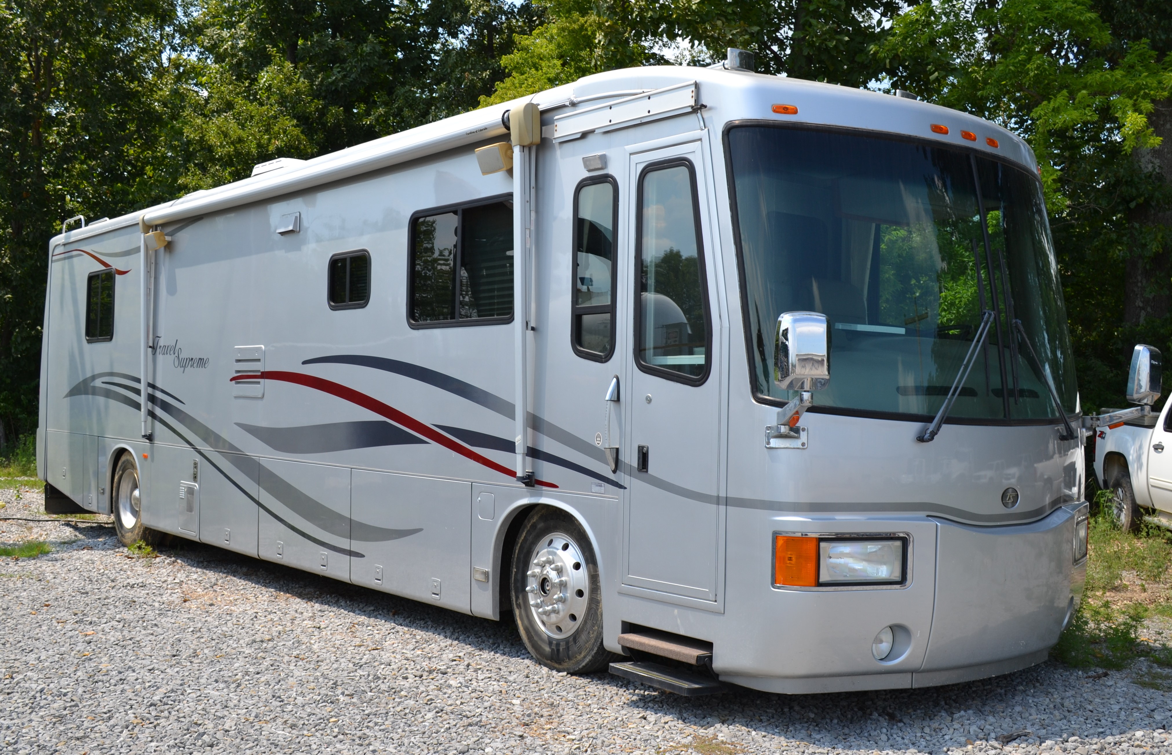 2002 Travel Supreme Inc. Model 40DS0 Class A Motorhome, Cummins ISL Travel Supreme Class A For Sale