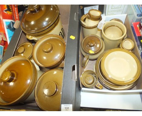 TWO TRAYS OF T G GREEN CLOVERLEAF RETRO CERAMIC KITCHENWARE