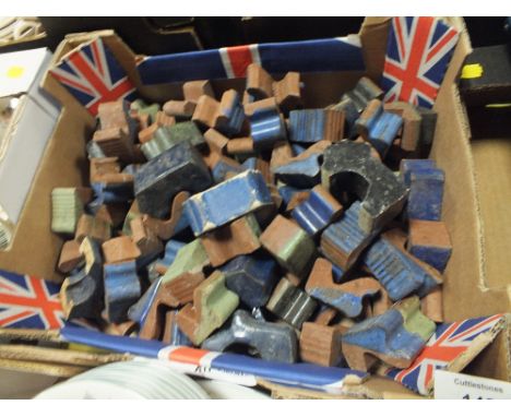 A TRAY OF CERAMIC PLANT POT FEET
