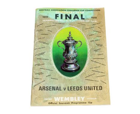 FA Cup Final Programme 1972 Arsenal V Leeds United 6th May with two menu cards (FA Cup Lunch and Dinner) signed by Leeds Unit
