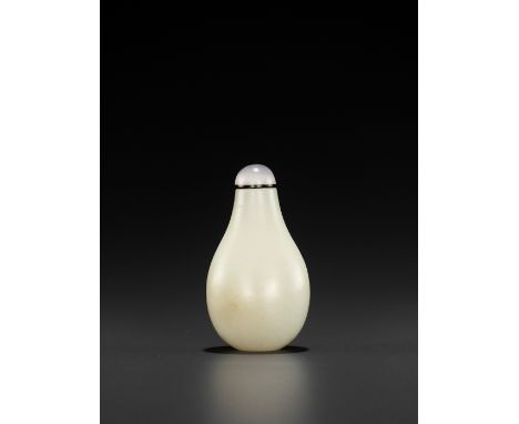 A PALE CELADON JADE PEAR-SHAPED SNUFF BOTTLE, QING DYNASTYChina, 1644-1912. Superbly hollowed through a small mouth, the tran