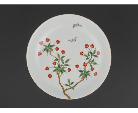 A ‘CHINESE LANTERN’ DISH WITH XIEZHU ZHUREN ZAO MARK, DAOGUANGChina, 1821-1850. The shallow sides rising from the tapering ri