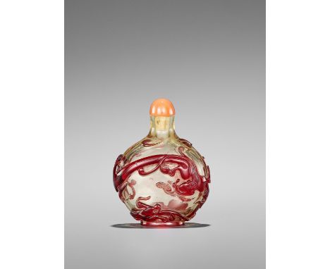 AN IMPERIAL ‘CHILONG AND LINGZHI’ OVERLAY GLASS SNUFF BOTTLE, 18TH CENTURYChina, 1750-1790. Probably Imperial, attributed to 