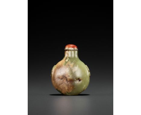 A GREEN AND RUSSET JADE SNUFF BOTTLE, QING DYNASTYChina, 18th century. Well hollowed and finely polished, the shoulder carved