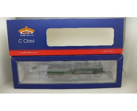 A Bachmann C Class 592 OO gauge model train, boxed, SE&CR Green