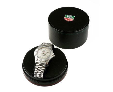 A Gent's stainless steel quartz calendar bracelet watch, TAG Heuer, Circa 2005Model: Professional 200 MetersReference: WE1111