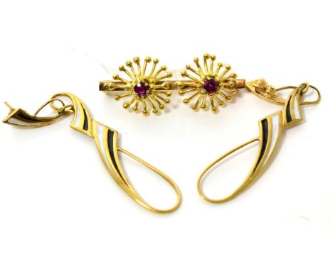 A garnet brooch and a pair of 9ct gold enamel pendant earrings Brooch - 7.67g gross. Pendant earrings - 5.15g gross.