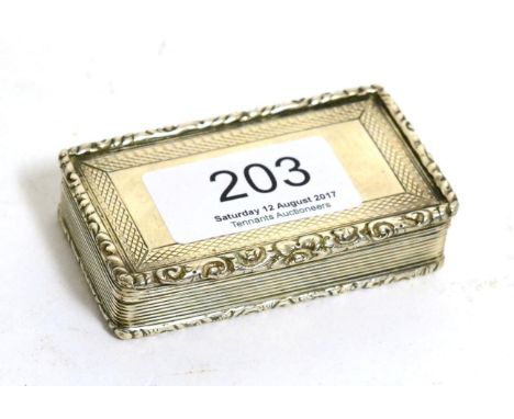 A Victorian silver snuff box 