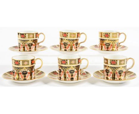 A SET OF SIX ROYAL CROWN DERBY IMARI PATTERN COFFEE CANS AND SAUCERS, 11CM D, PRINTED MARK, LATE 20TH C