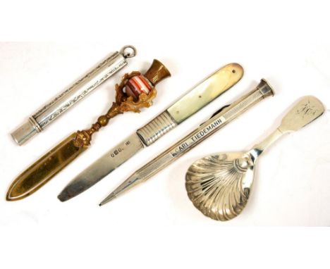 A VICTORIAN SILVER CADDY SPOON, LONDON 1848, A SILVER KNIFE WITH MOTHER OF PEARL HANDLE, 12 CM L, INDISTINCTLY MARKED, A CARL