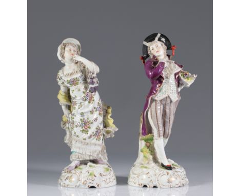 Pair of porcelain characters brand R - Weight:  3.20 kg - Sizes: H 380mm L 150mm - Condition: After verification - accidents 