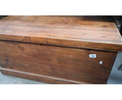 A large tool box.