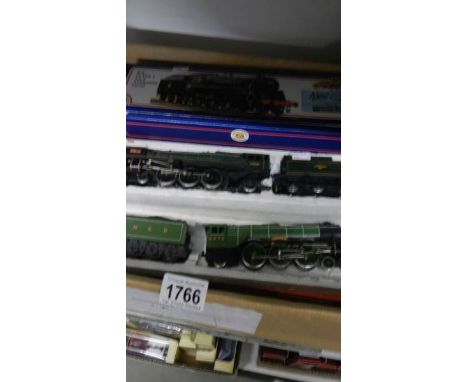 7 00 gauge model railway engines:- HOrnby R369 BR class 110 DMU (boxed), BAchmann 31-102 BR class 4 steam locomotive (boxed) 
