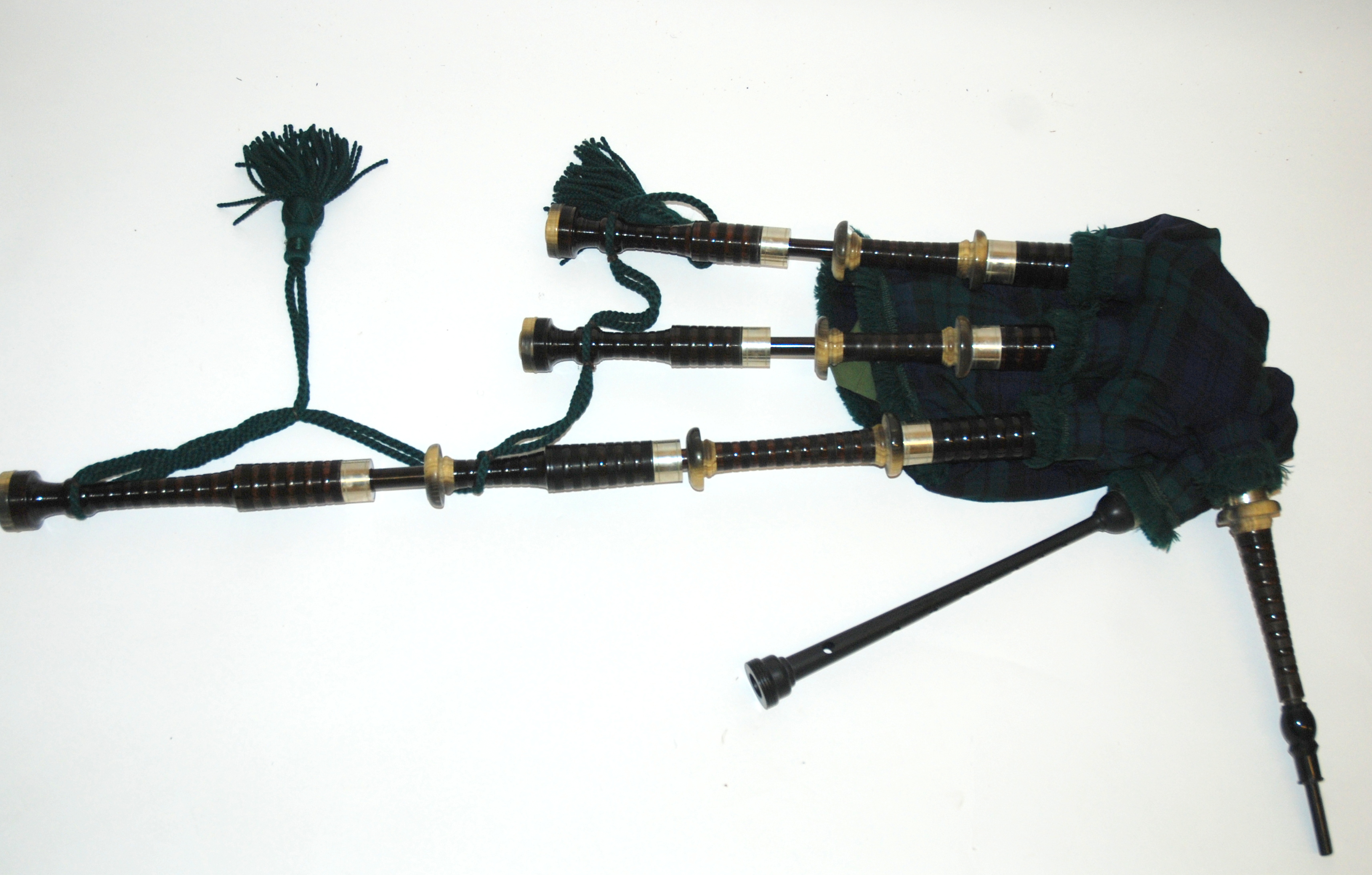 A SET OF MODERN BAGPIPES BY JOE HAGEN, CIRCA 1996 with additional