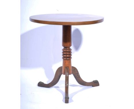 Mahogany pedestal table, circular top, reduced column, tripod legs, diameter 49cm.