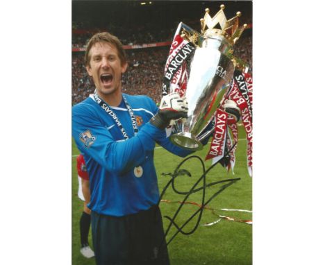 Football Edwin Van Der Sar signed 12x8 colour photo pictured with the Premier League Trophy while playing for Manchester Unit