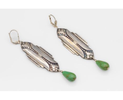 Paar Art-Deco Ohrgehänge mit Jaspis,  , um 1920/30 Silber gepr. geom. Formgebung, , z.T. grav., bewegl. abgehängte Jaspis-Pam